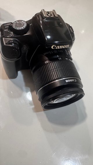 Canon EOS 1100D + Objetivo EFS 18-55mm