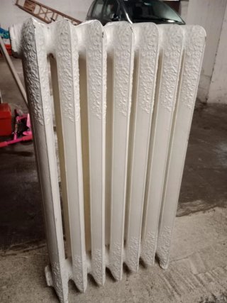 Radiatore Ghisa Vintage Bianco con Piedini