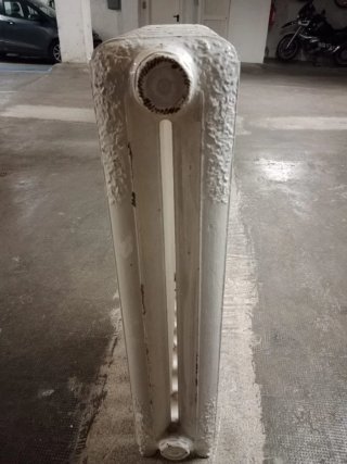 Radiatore Ghisa Vintage Bianco con Piedini