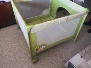 Parque para bebés como nuevo
