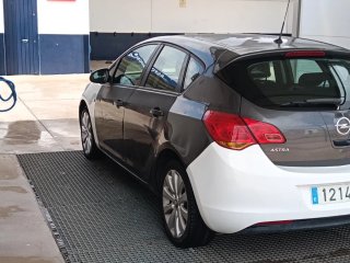 Opel Astra 2010
