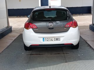 Opel Astra 2010