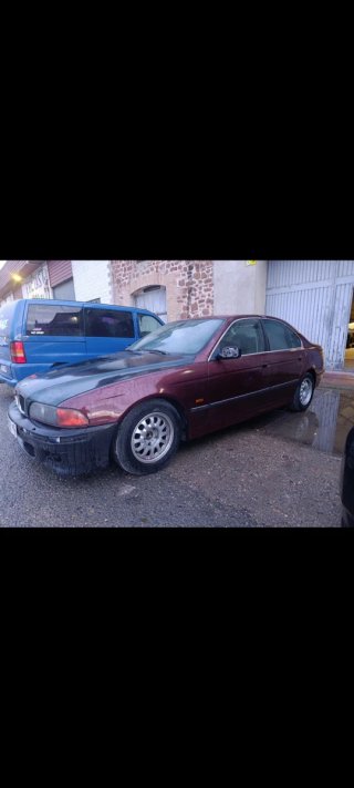 BMW 523i