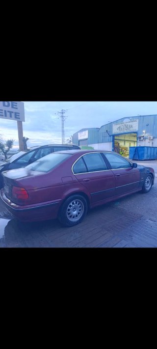 BMW 523i