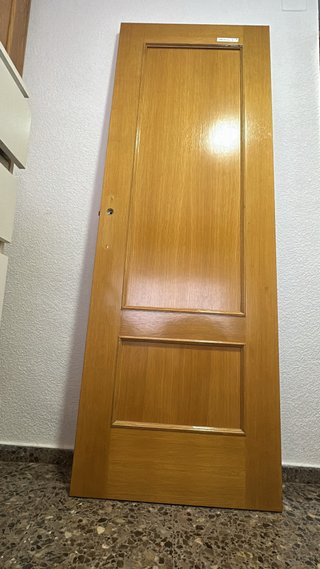 Puerta madera color roble