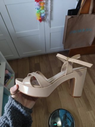 Sandalias Tacón Beige para Evento