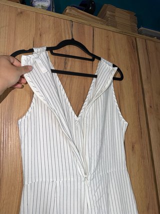 Tuta elegante a righe bianche da donna
