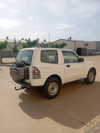 Mitsubishi Montero 2011