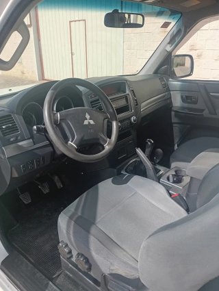 Mitsubishi Montero 2011