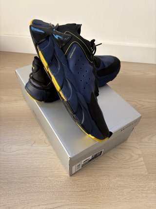 Zapatillas Under Armour Azul y Amarillo