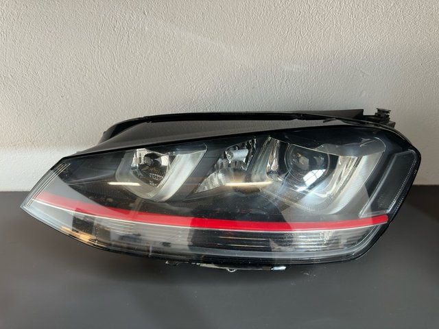 Faro Izquierdo Golf VII  7 GTI 2015