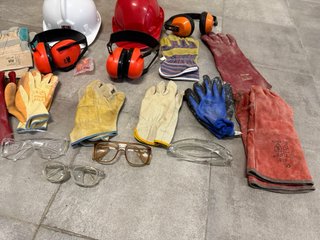 Lote EPIs de trabajo: Cascos, guantes, gafas