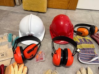 Lote EPIs de trabajo: Cascos, guantes, gafas