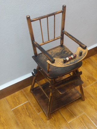 Trona de Muñeca Antigua Madera Rústica