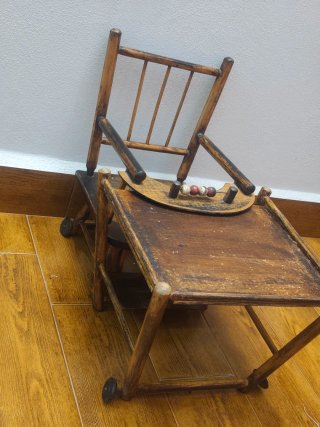 Trona de Muñeca Antigua Madera Rústica