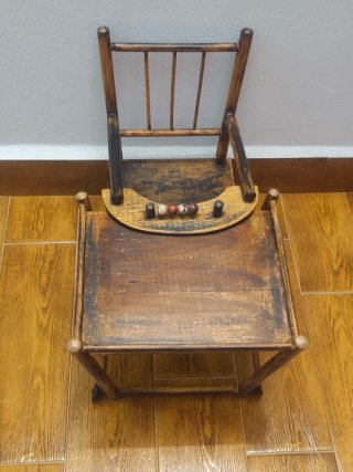 Trona de Muñeca Antigua Madera Rústica