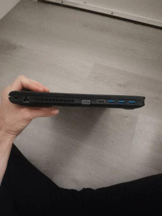 Portátil Fujitsu A357 Core i5 7ª Gen