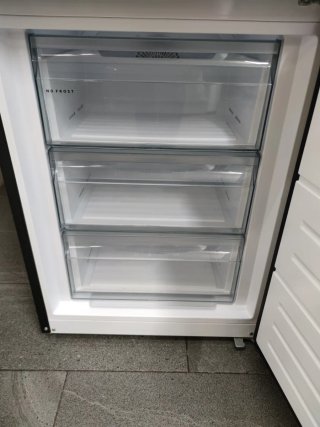 Nevera AEG cristal negro 201x60cm clase E garantia