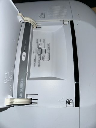 Proyector Epson y Mitsubishi