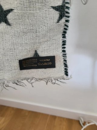 Fular estrellas verde y blanco reversible