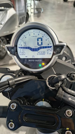 Moto Guzzi V7 Stone - 2.668 km
