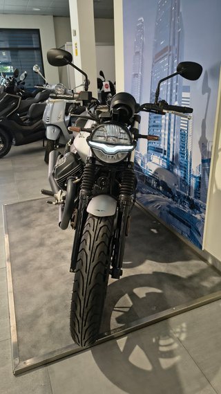 Moto Guzzi V7 Stone - 2.668 km