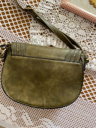 Bolso verde con flecos
