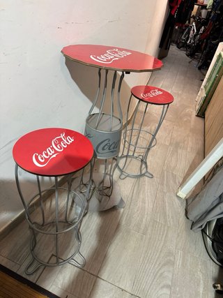 Mesa y 2 Taburetes Coca-Cola