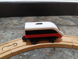Tren de madera con vagones