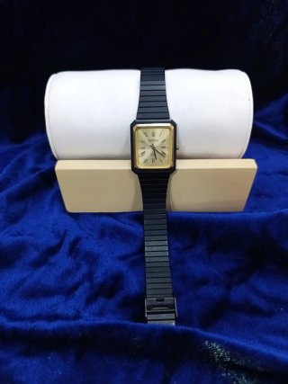 Reloj SUICROM Cuarzo Dorado