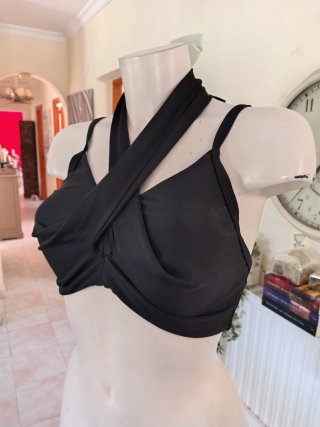 Top bikini negro halter drapeado talla 46