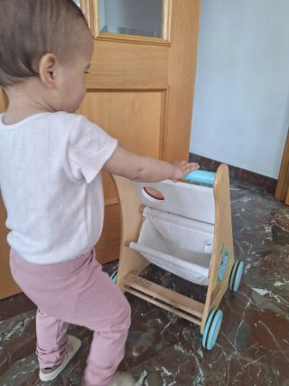 Andador de madera para bebés