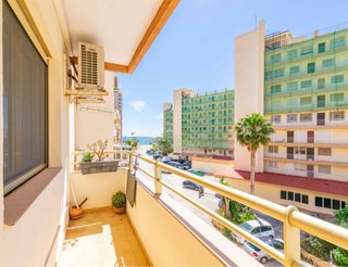 Apartamento reformado a 160 m de la playa