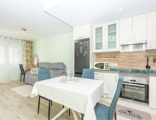 Apartamento reformado a 160 m de la playa
