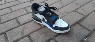 Jordan Legacy Low Azul y Blanco