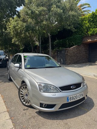 Ford Mondeo st 220 2003