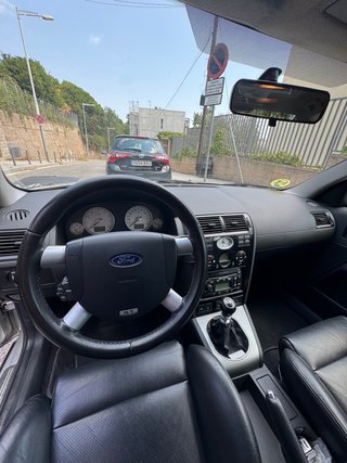 Ford Mondeo st 220 2003