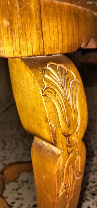Mesa antigua de madera