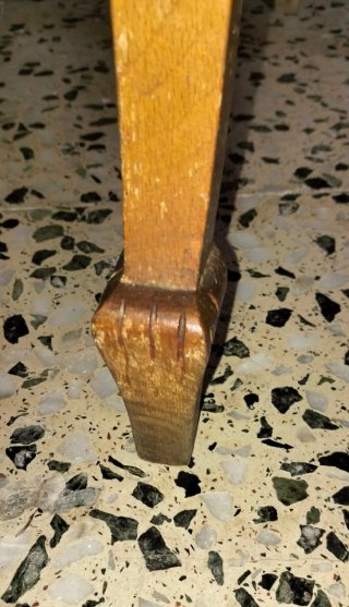Mesa antigua de madera