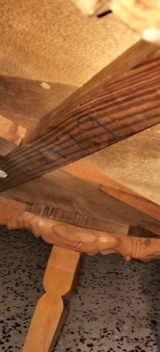 Mesa antigua de madera