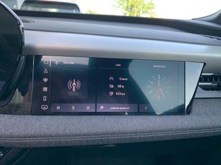 Audi Q6 e-tron S Line Performance