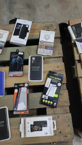 LOTE 50 TELÉFONOS NUEVOS + 500 ACCESORIOS