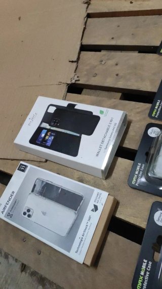 LOTE 50 TELÉFONOS NUEVOS + 500 ACCESORIOS