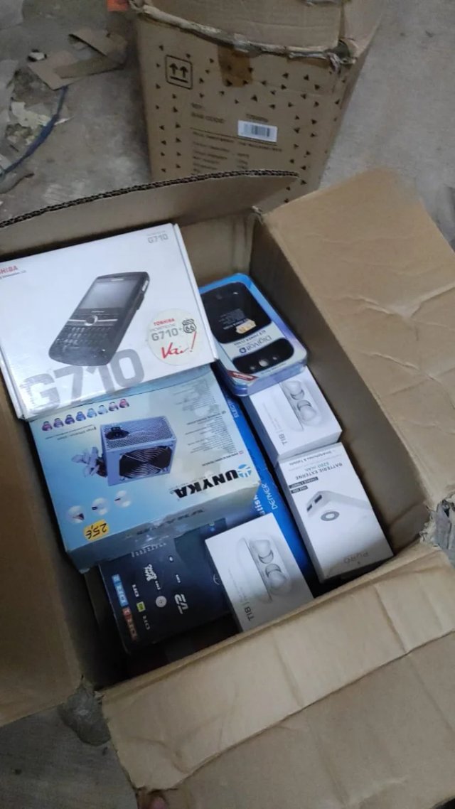 LOTE 50 TELÉFONOS NUEVOS + 500 ACCESORIOS
