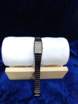 Reloj de pulsera rectangular