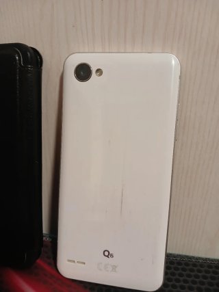 LG Q6 Negro