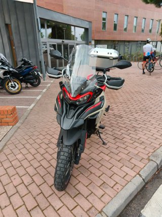 Benelli TRK 702X 70cv con garantía 3 años