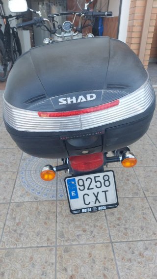 Suzuki Marauder GZ 250 Negra