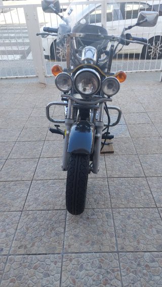 Suzuki Marauder GZ 250 Negra