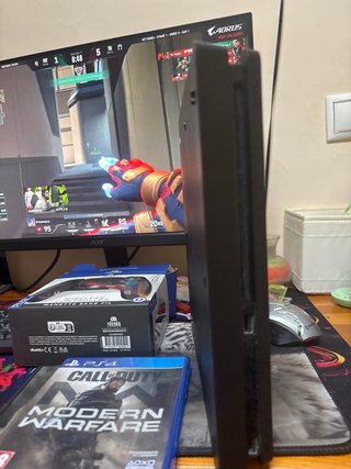PS4 Slim 500GB + Mando + Call of Duty MW
